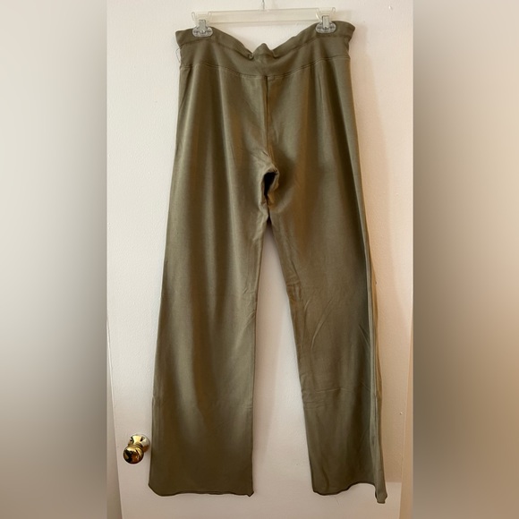 Splendid drawstring bell bottom pants. Size Large - Picture 2 of 7